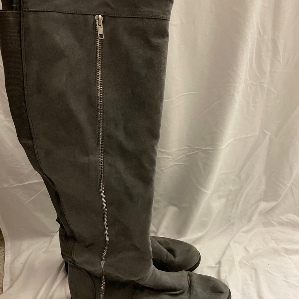Stylish Grey Over-the-Knee Boots size 10